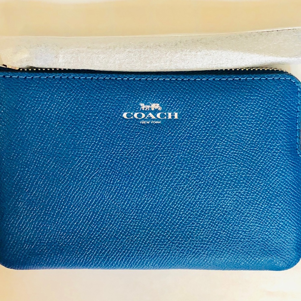 COACH Corner Zip Wrist, Atlantic - Picture 8 of 8